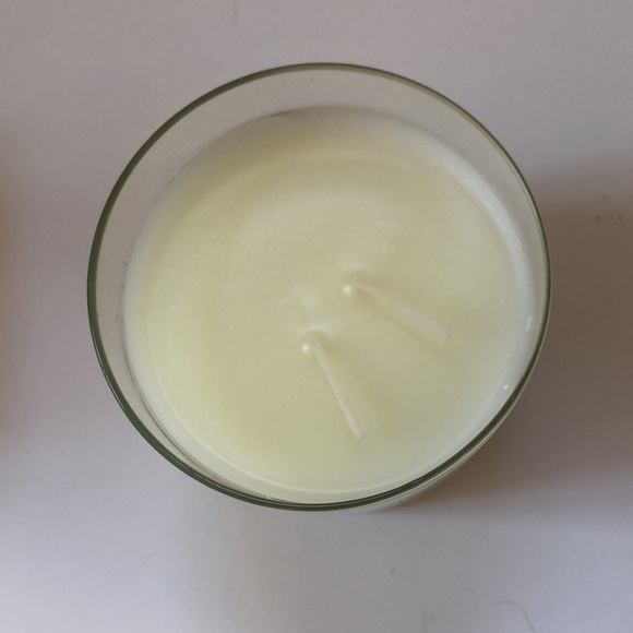 GloLite Scented Candle in Glass Holder - Picture 8 of 12